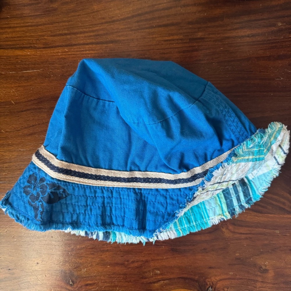 Old Navy Kids Bucket Hat Reversible Blue & Blue Plaid Large